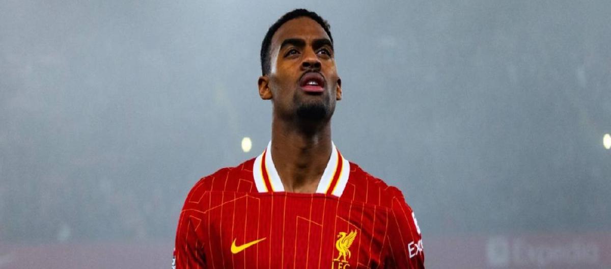 西甲战报：瓦伦西亚取胜，拉菲尼亚梅开二度